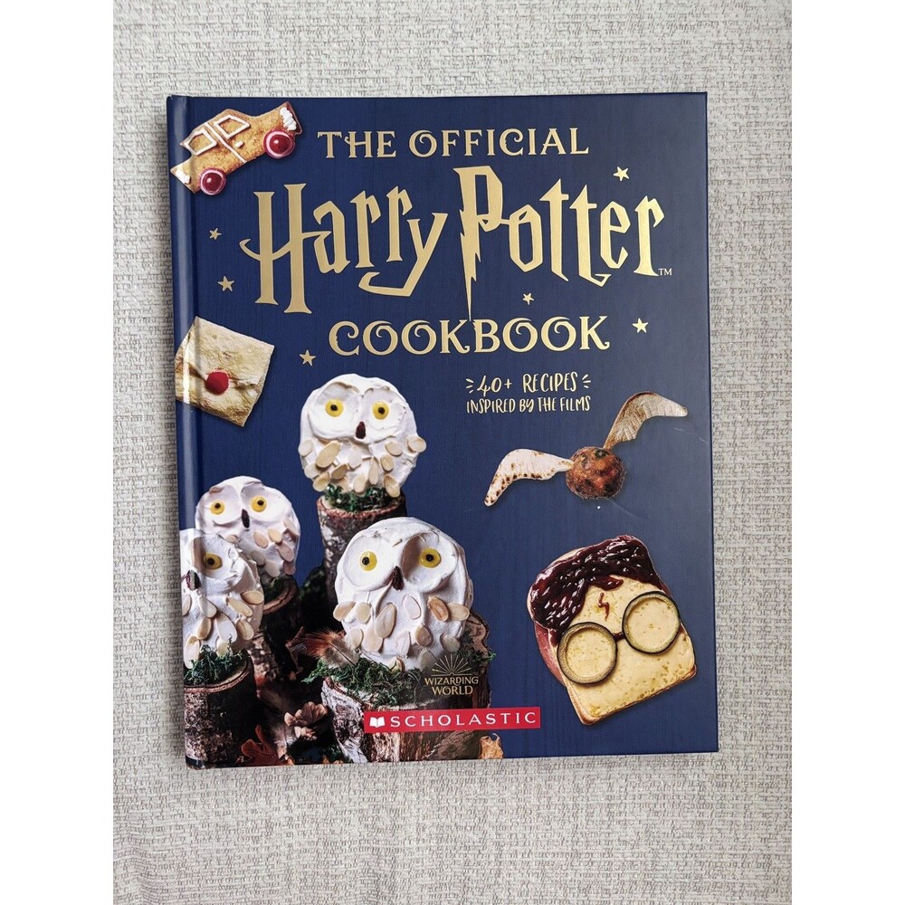 Official Harry Potter Cookbook (40+ Recipes Inspired by the Films) - hardcov...